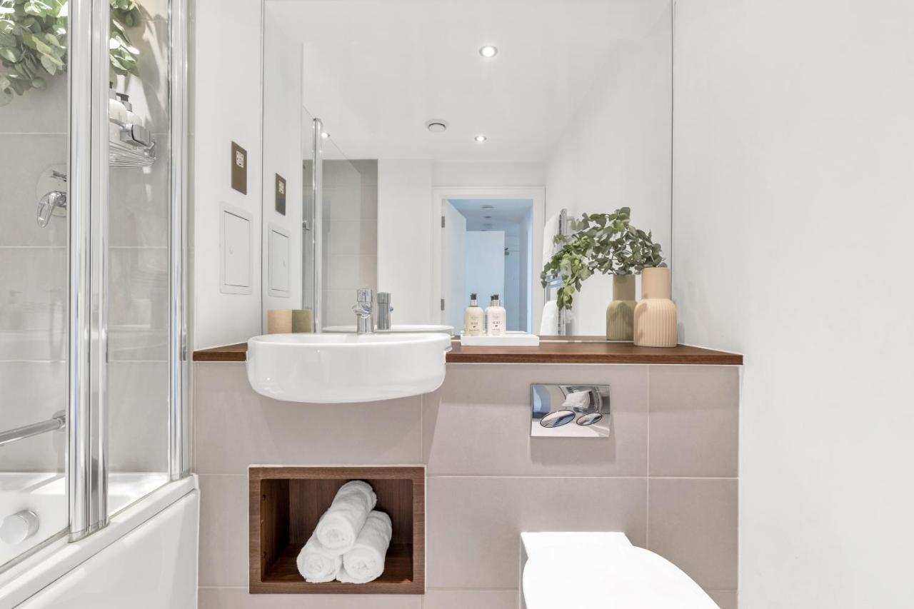 Modern Luxe Apt Just 10 Mins From Tower Bridge! Easy Access To Tube And Bus London Exterior foto